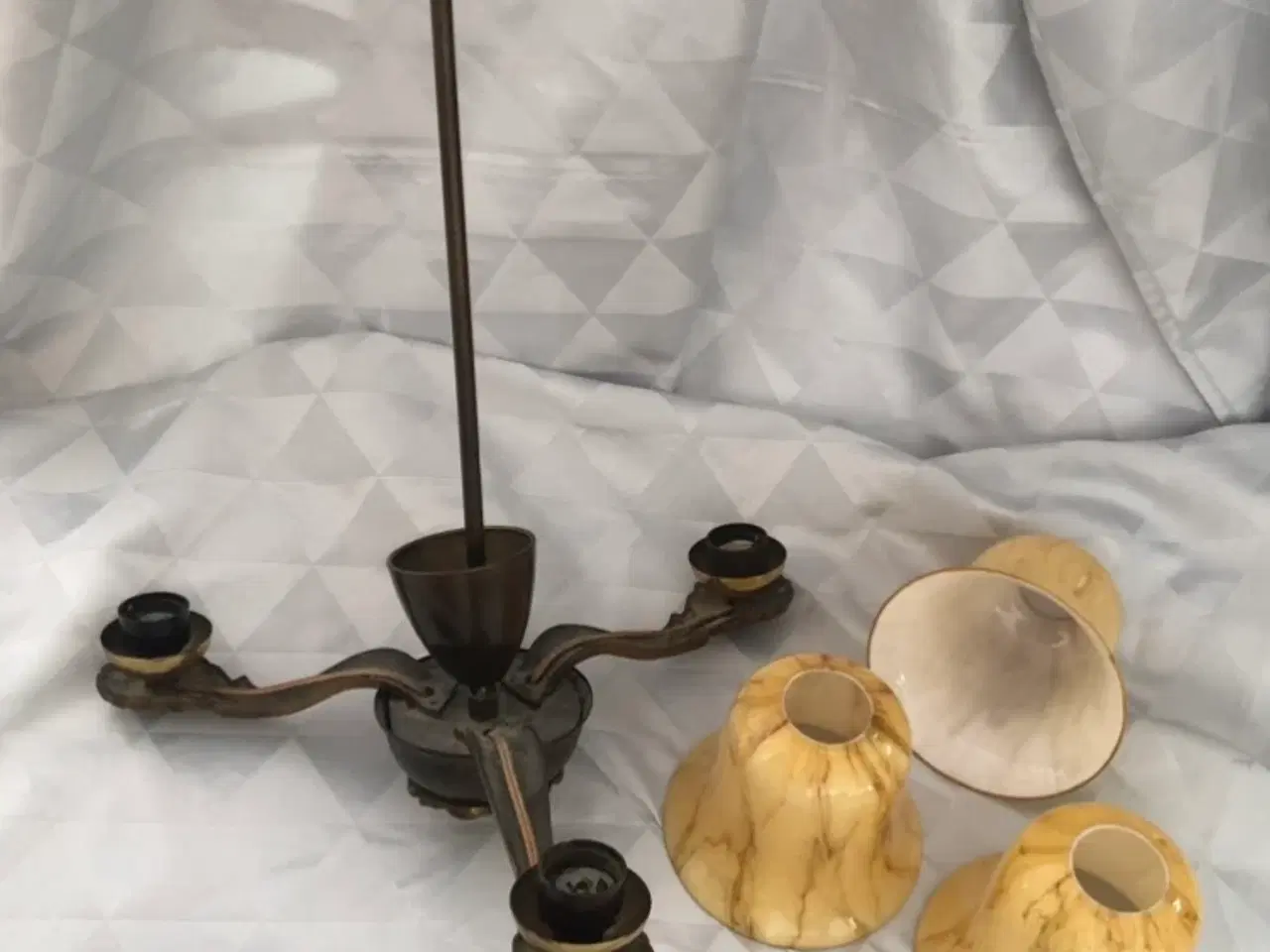 Billede 2 - Ældre lofts lampe tre armet