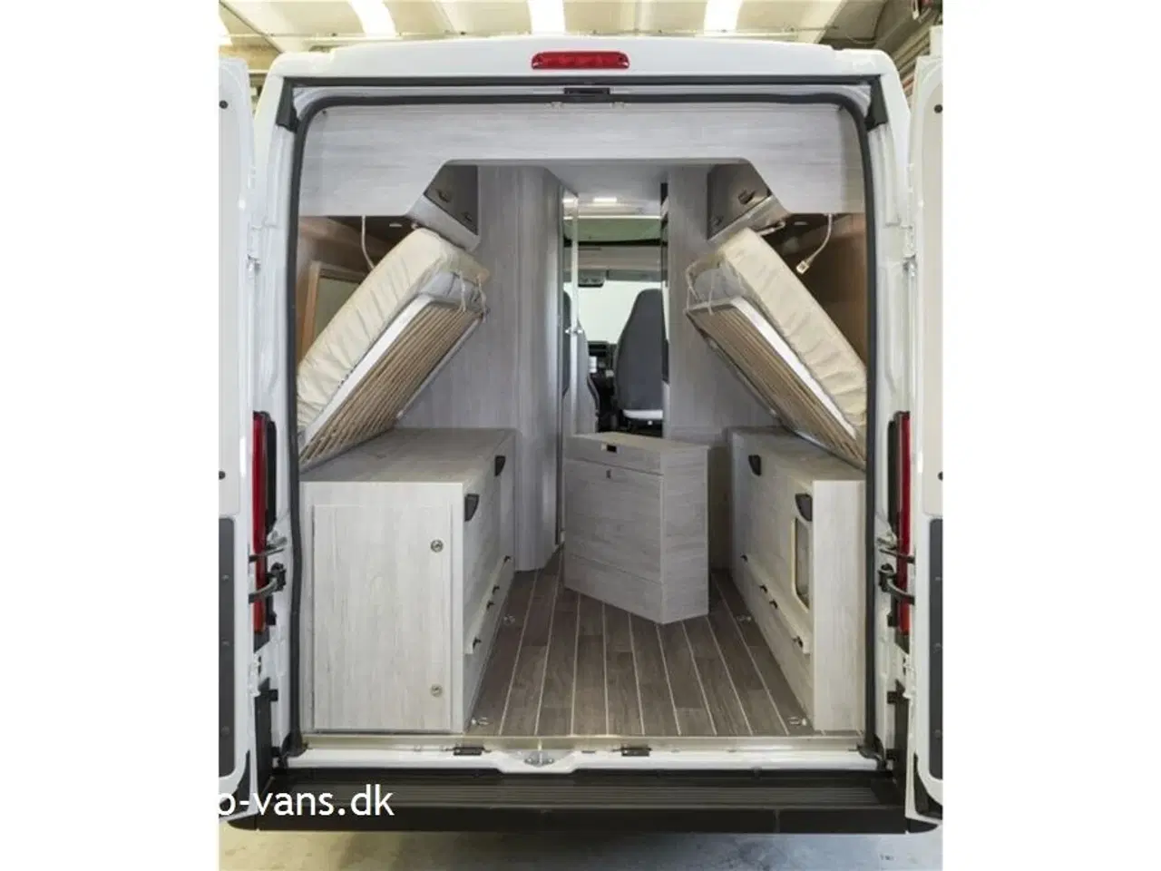 Billede 9 - 2024 - Rollerteam Livingstone DUO Sport CamperVan med enkeltsenge som kan omforandres til dobb.seng