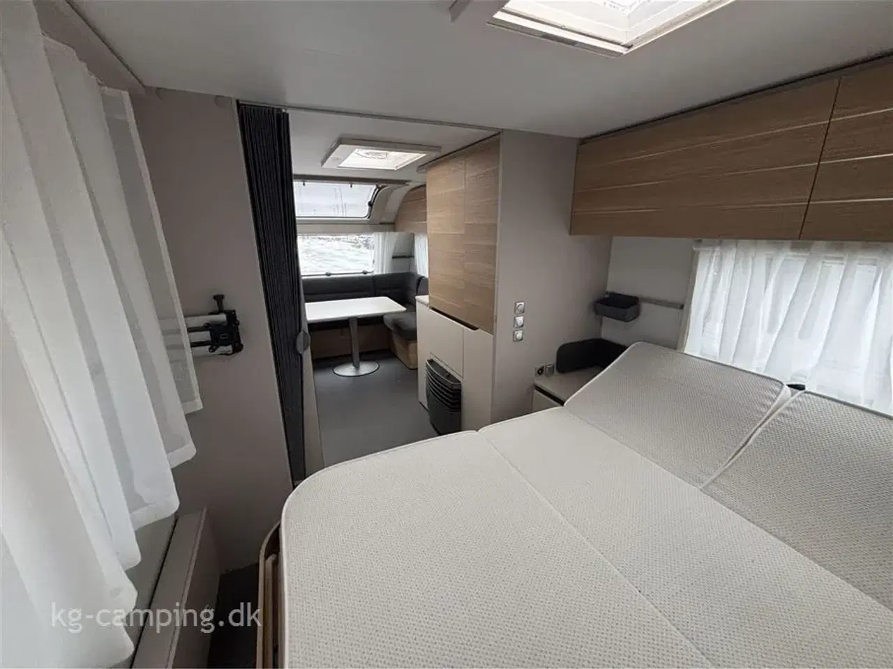 Billede 11 - 2022 - Adria Adora 613 UT Lækker vogn med fritstående dobbeltseng - Mover - Fortelt