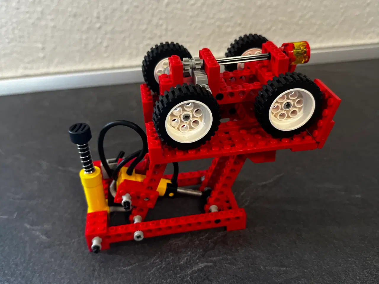 Billede 4 - LEGO 8844 Universal Pneumatic Set komplet