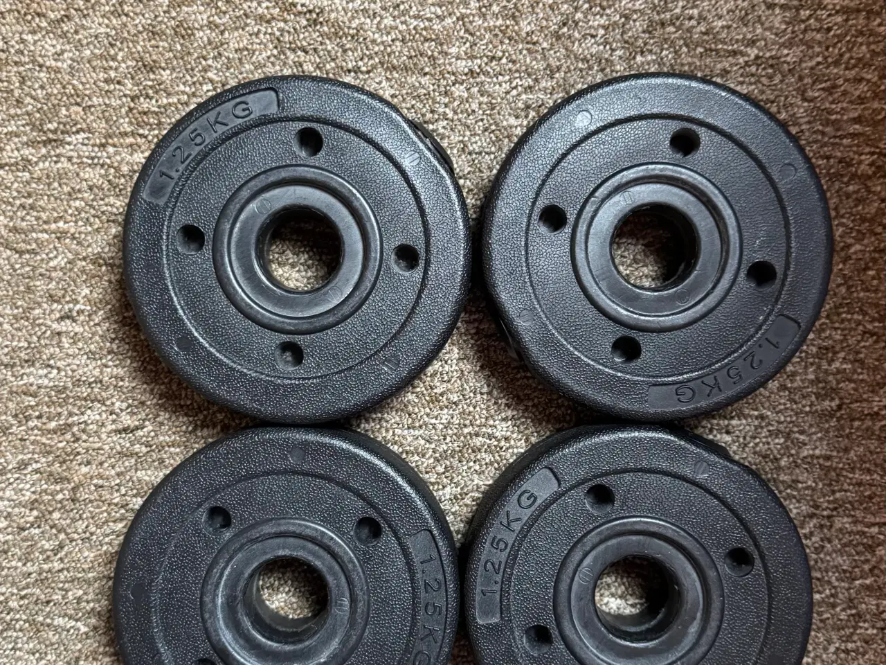 Billede 6 - Håndvægtesæt med tilhørede reoler