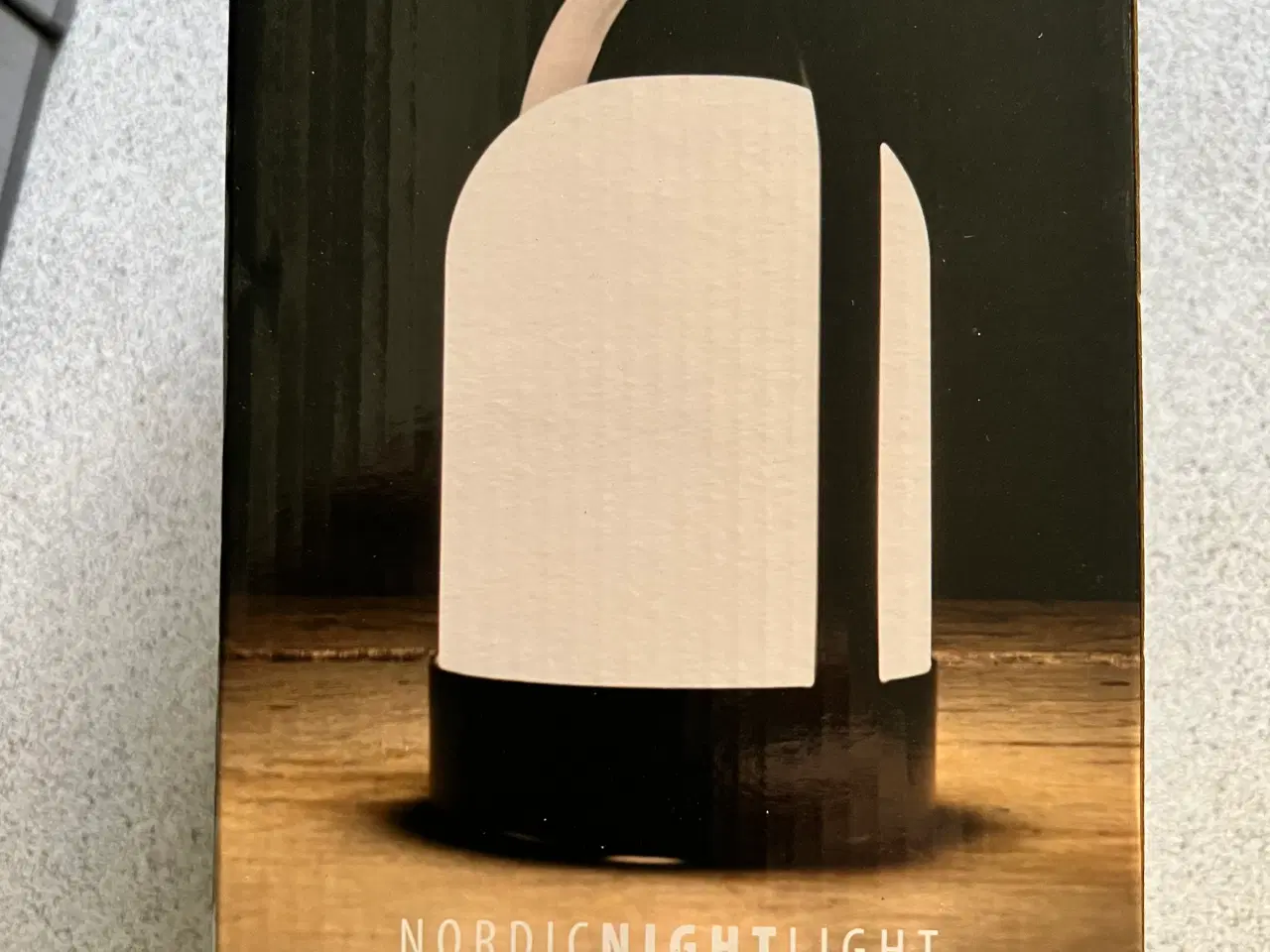 Billede 2 - LED Bordlampe i Sort (H21cm)