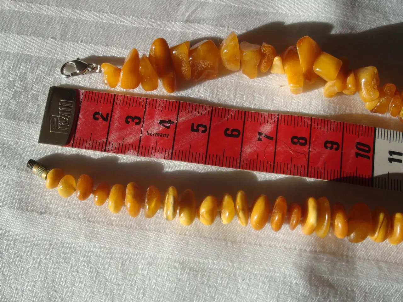 Billede 4 - 2 lyse rav halskæder - sender gerne