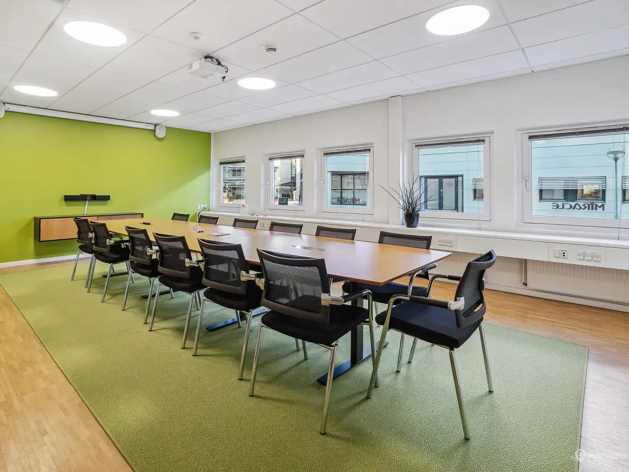 Billede 16 - Lyse og indbydende kontorlokaler med lyse trægulve
