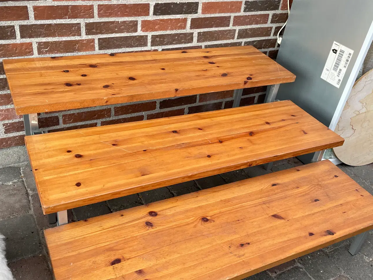 Billede 2 - Salgs podier/ bænke