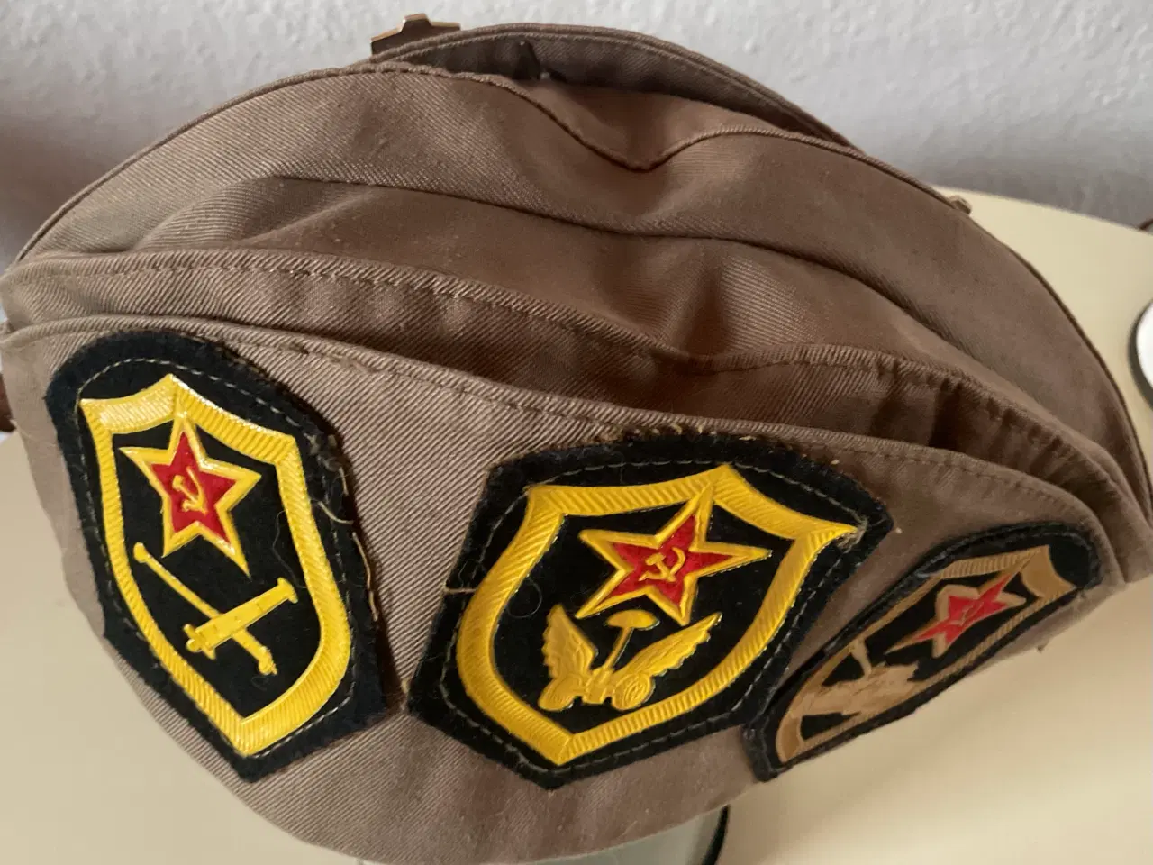 Billede 5 - Sovjetisk militær kasket med emblemer