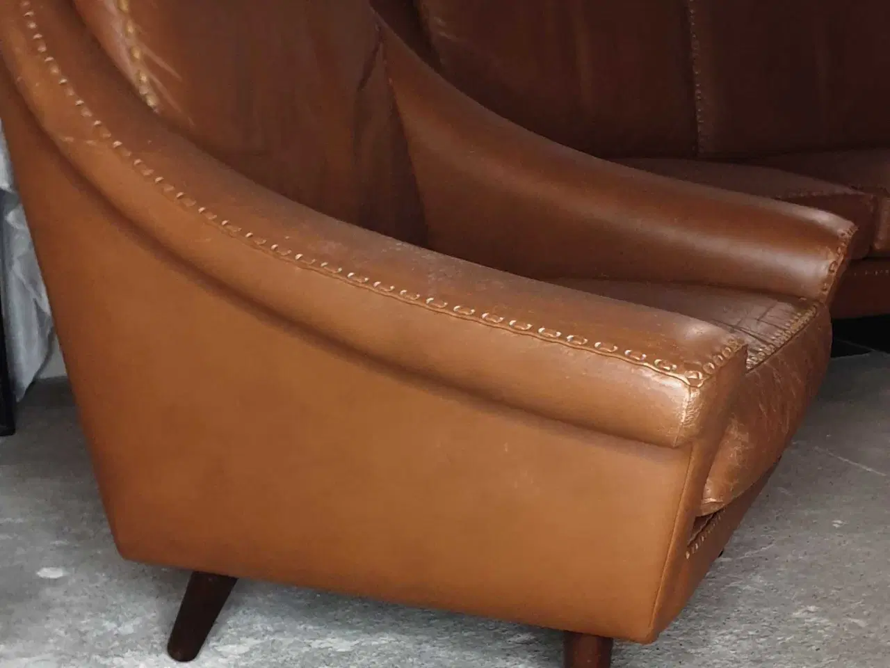 Billede 3 - Louge stol i cognacfarvet læder, Dansk design 