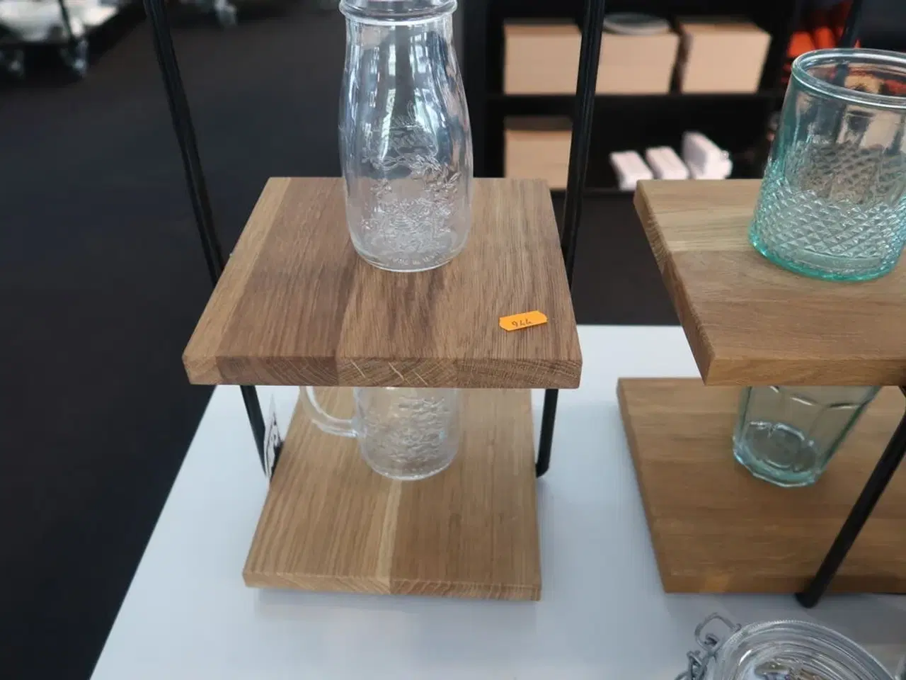 Billede 3 - Opsatse med dispenser, glas og flasker
