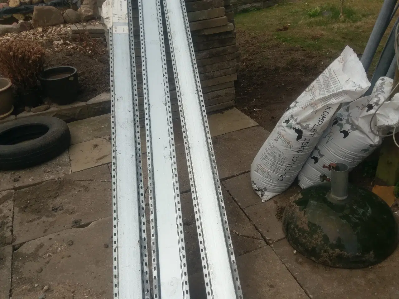 Billede 1 - mealstænger 