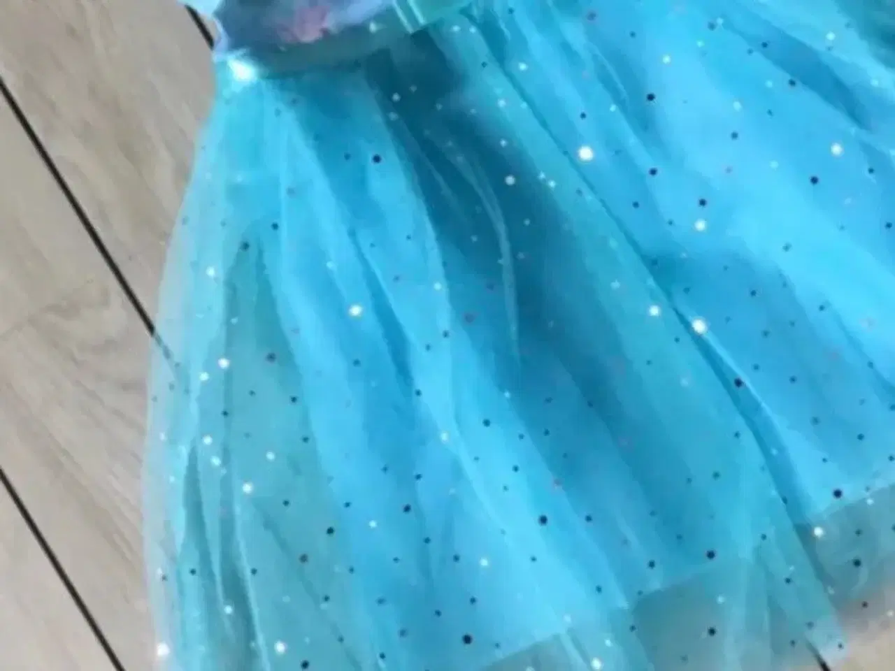 Billede 5 - Frost kjole str. 104 prinsessekjole med Elsa Frost