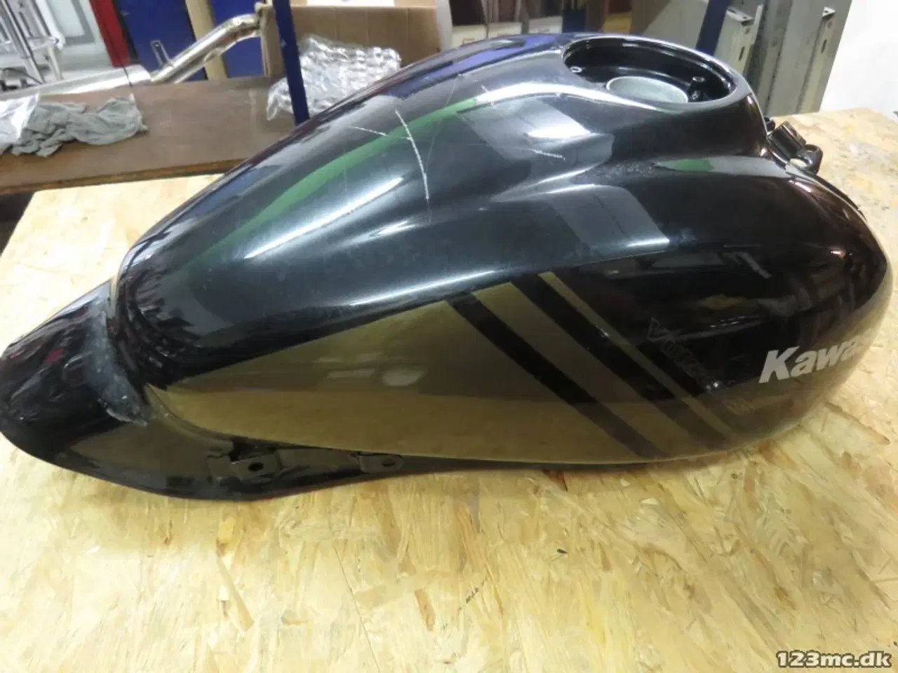 Billede 3 - Tank, Kawasaki Vulcan S, sort/guld
