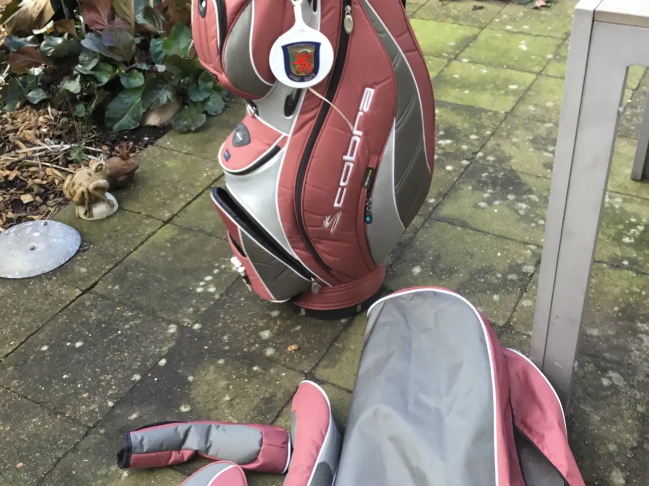 Billede 2 - Rosa Golfbag i fin stand