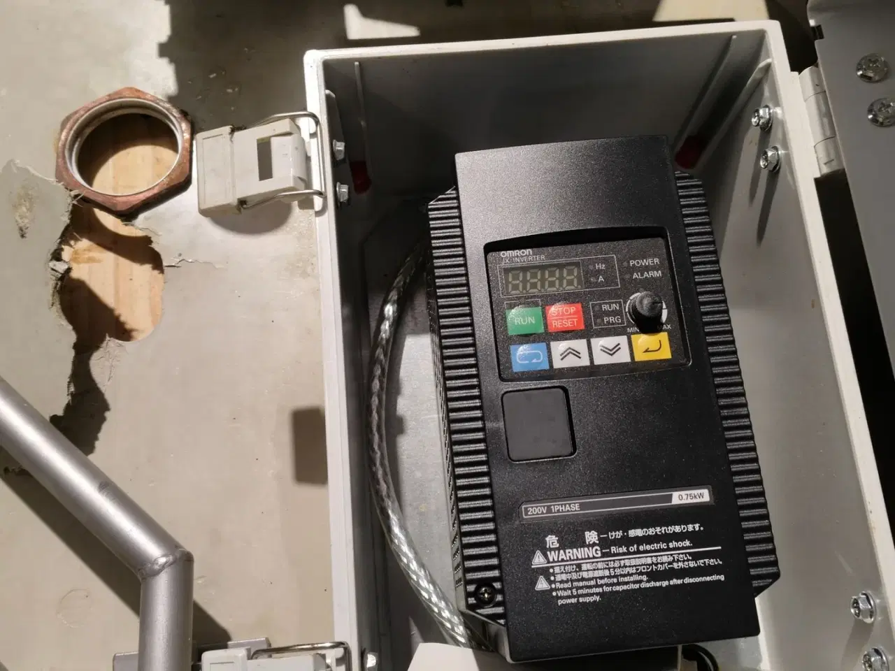 Billede 5 - - - - Doseringspumpe med styreskab