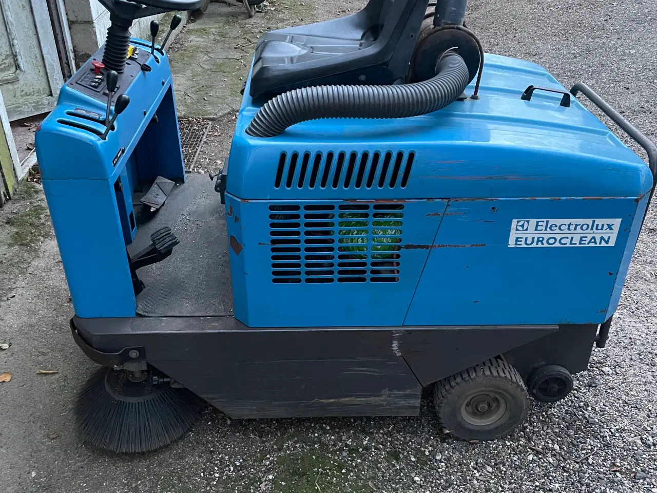 Billede 3 - Ride on fejemaskine