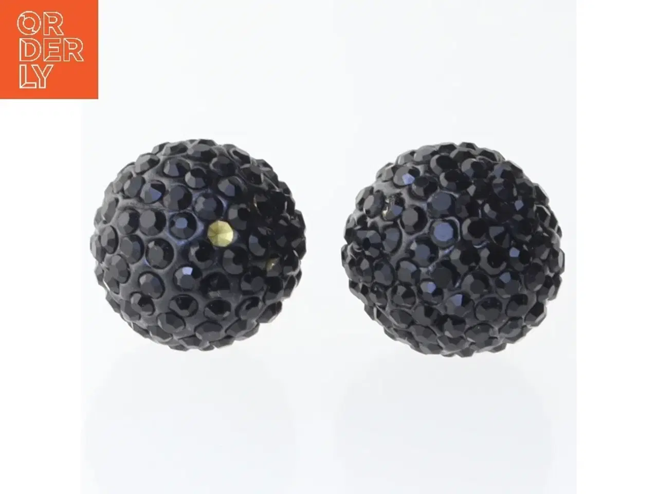 Billede 2 - Øreringe med sorte kugler (str. 35 mm)