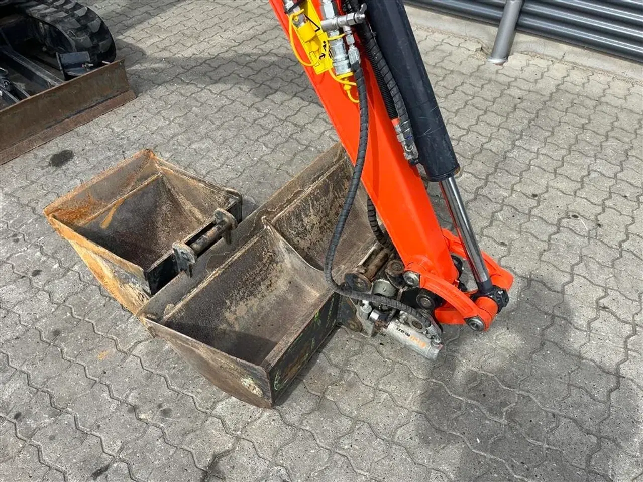 Billede 3 - Kubota KX019-4 tiltman og 3 skovle kun kørt 912timer