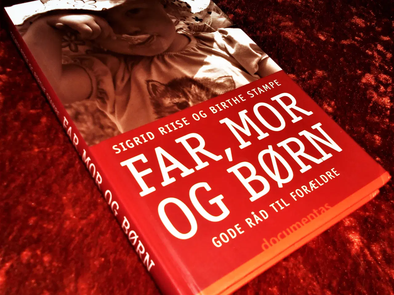 Billede 1 - Far, mor og børn, Sigrid Riise, Birthe Stampe