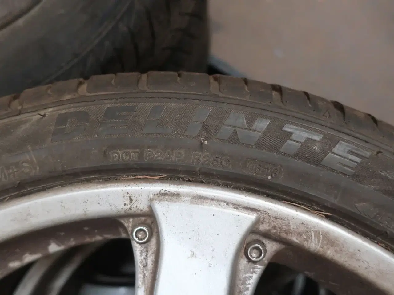 Billede 4 - 4 stk. dæk med fælge DELINTE 245/40ZR20 99W XL
