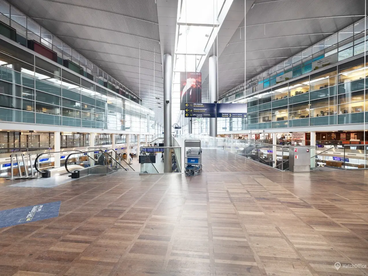 Billede 2 - Kontor i travle Terminal 3