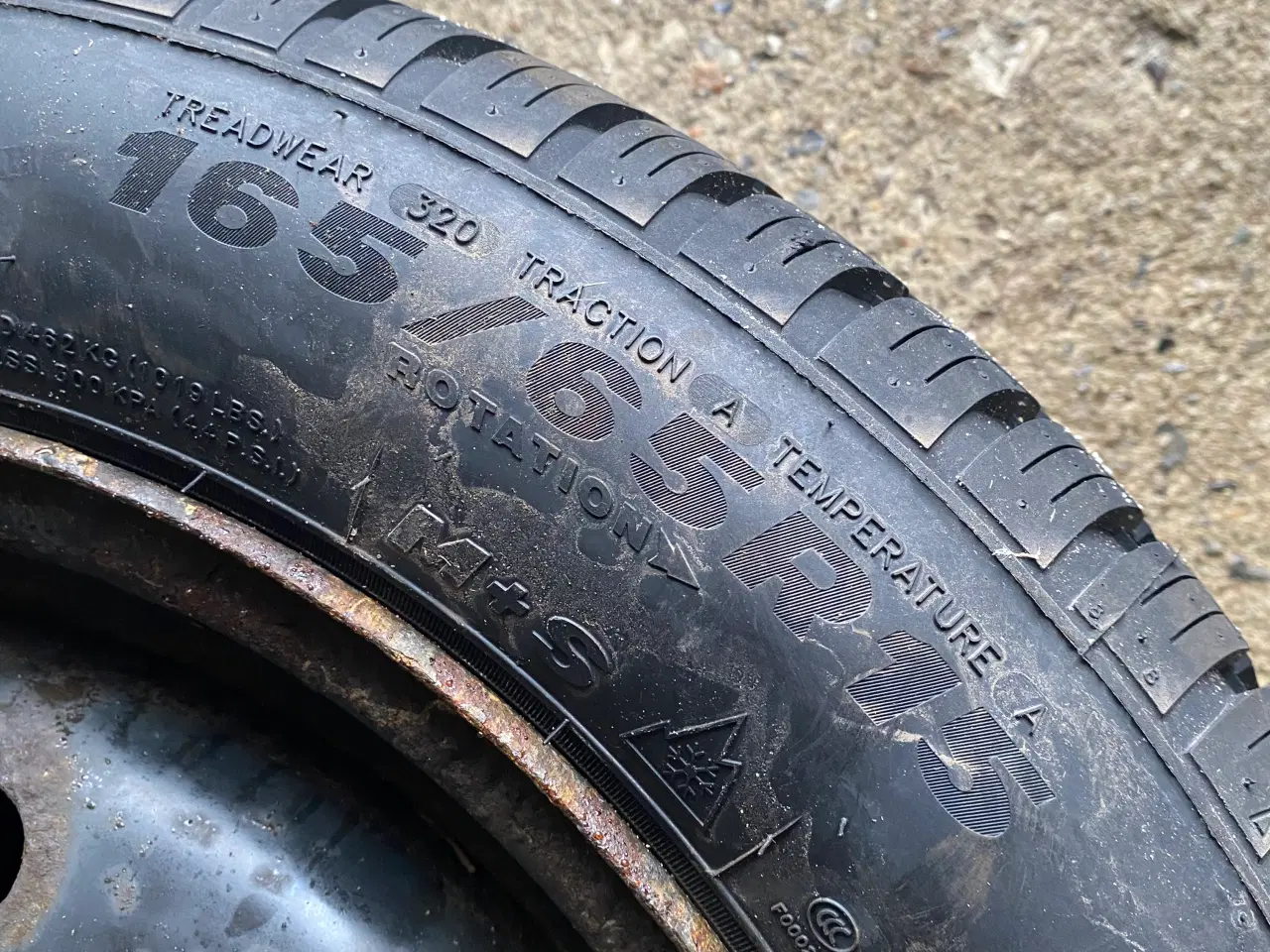 Billede 5 - Nye helårsdæk på brugt fælg