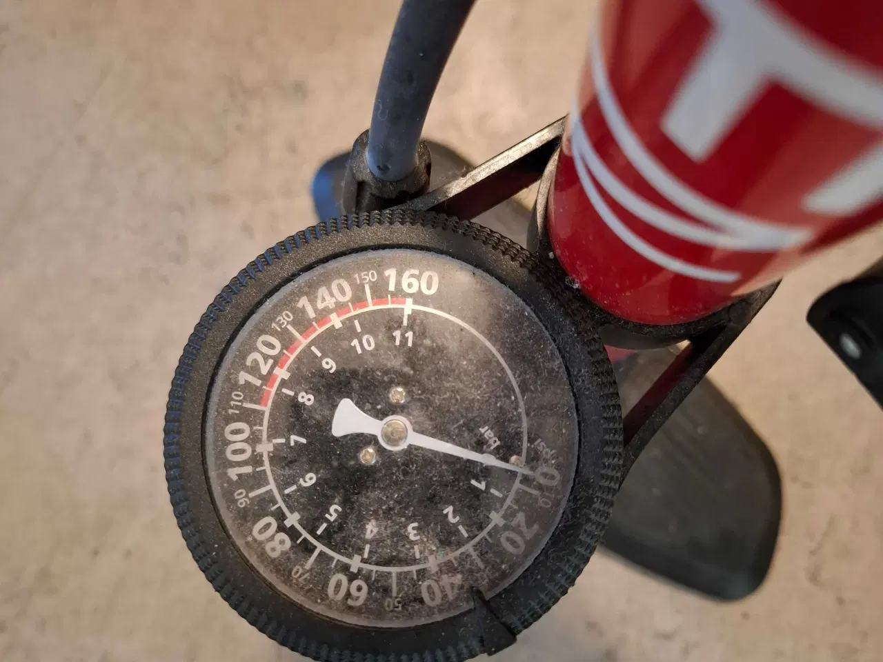 Billede 2 - Cykelpumpe skal væk