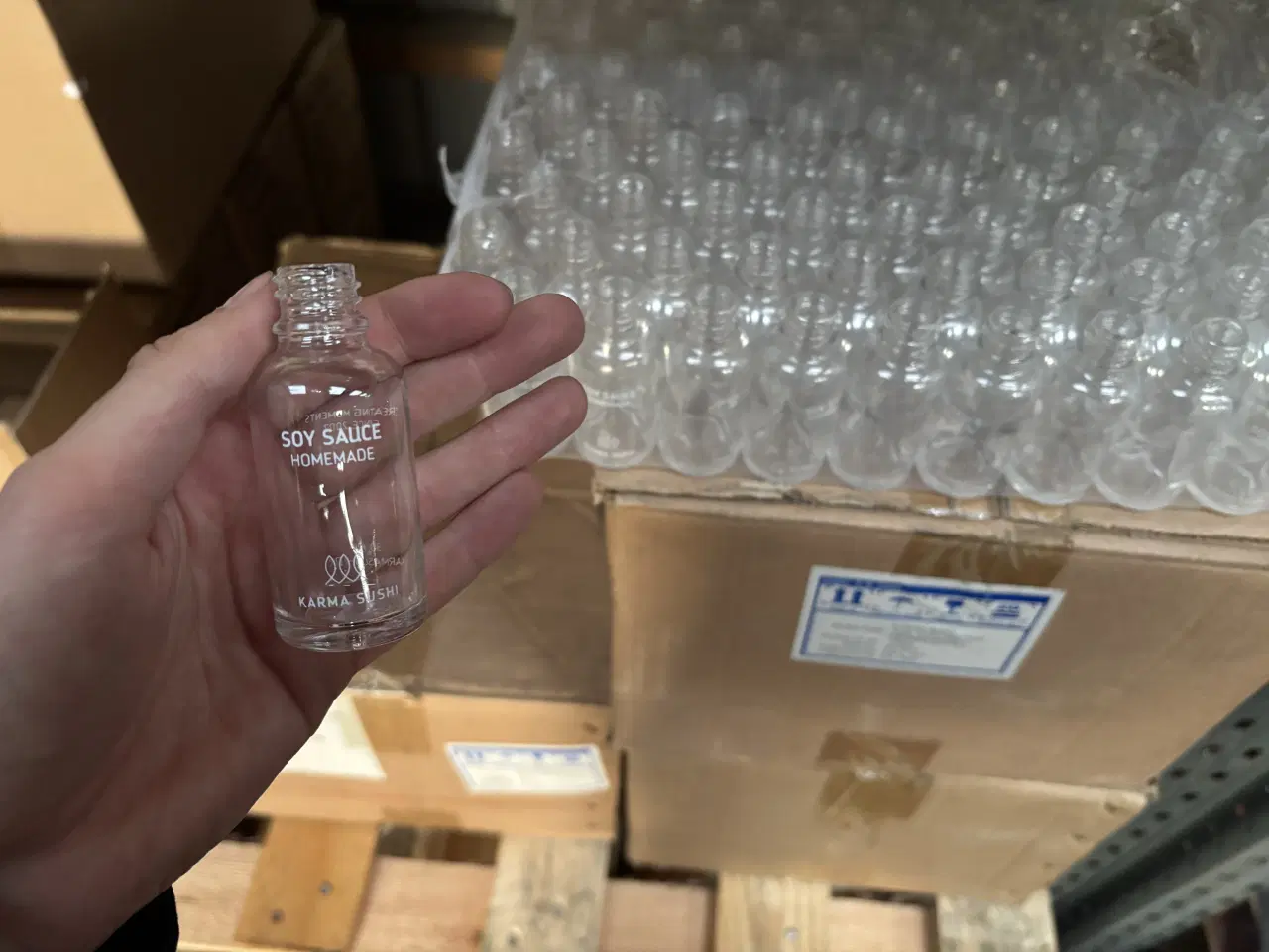 Billede 1 - 990 stk flasker uden låg - Pris: 500 kr for alle