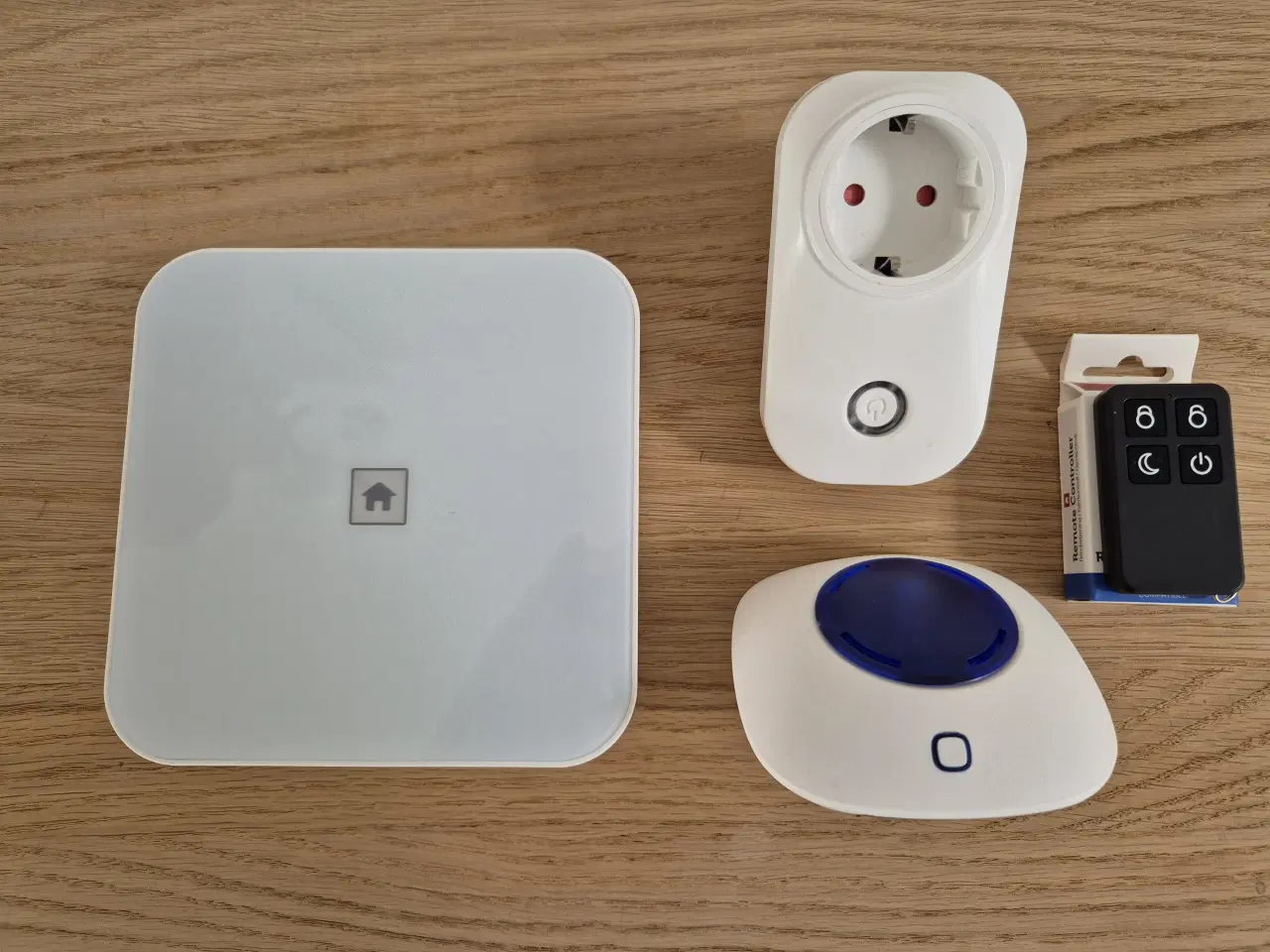 Billede 1 - Sikkerthjem S6EVO, Fjernbetjening, Smartplug, Inde