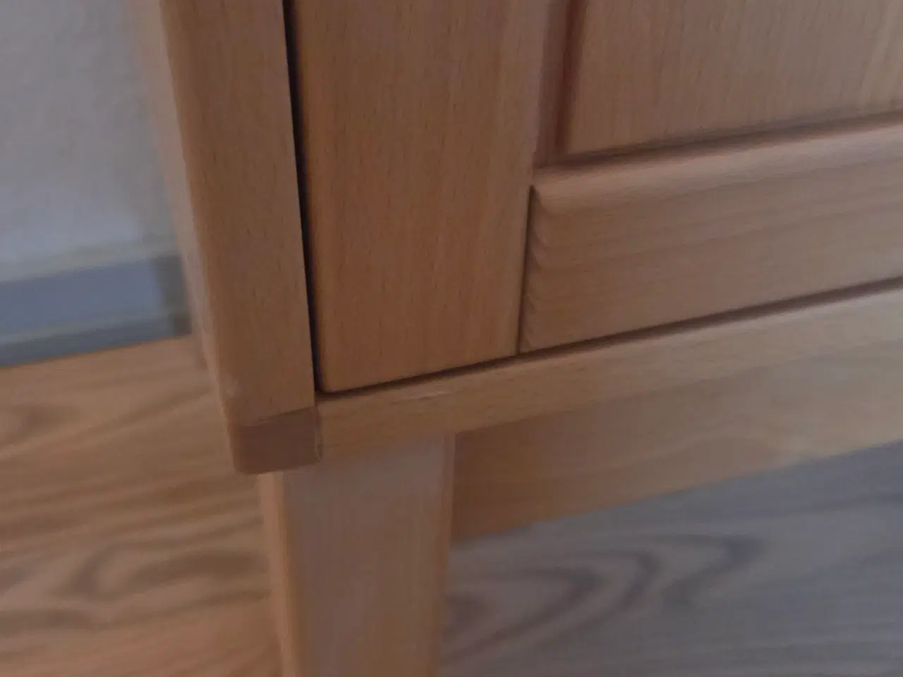 Billede 2 - Vitrineskab i massiv bøg