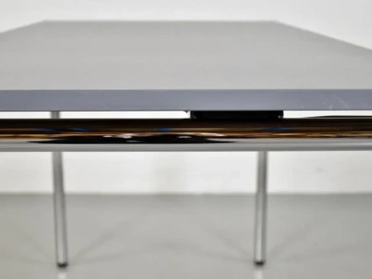 Billede 8 - Four design klapbord med grå bordplade og krom stel