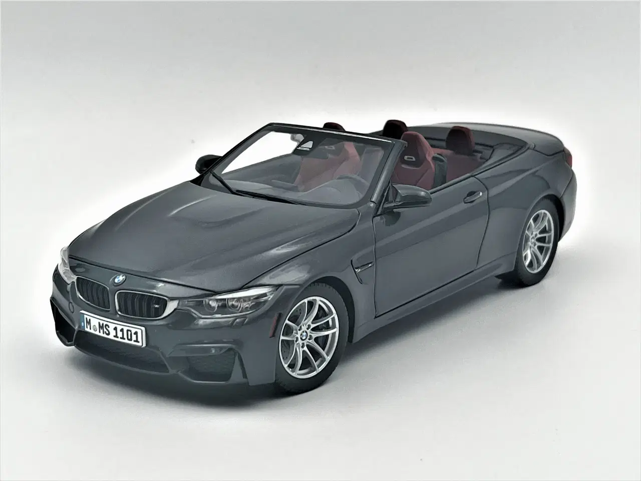 Billede 2 - 2015 BMW M4 Cabriolet 1:18 