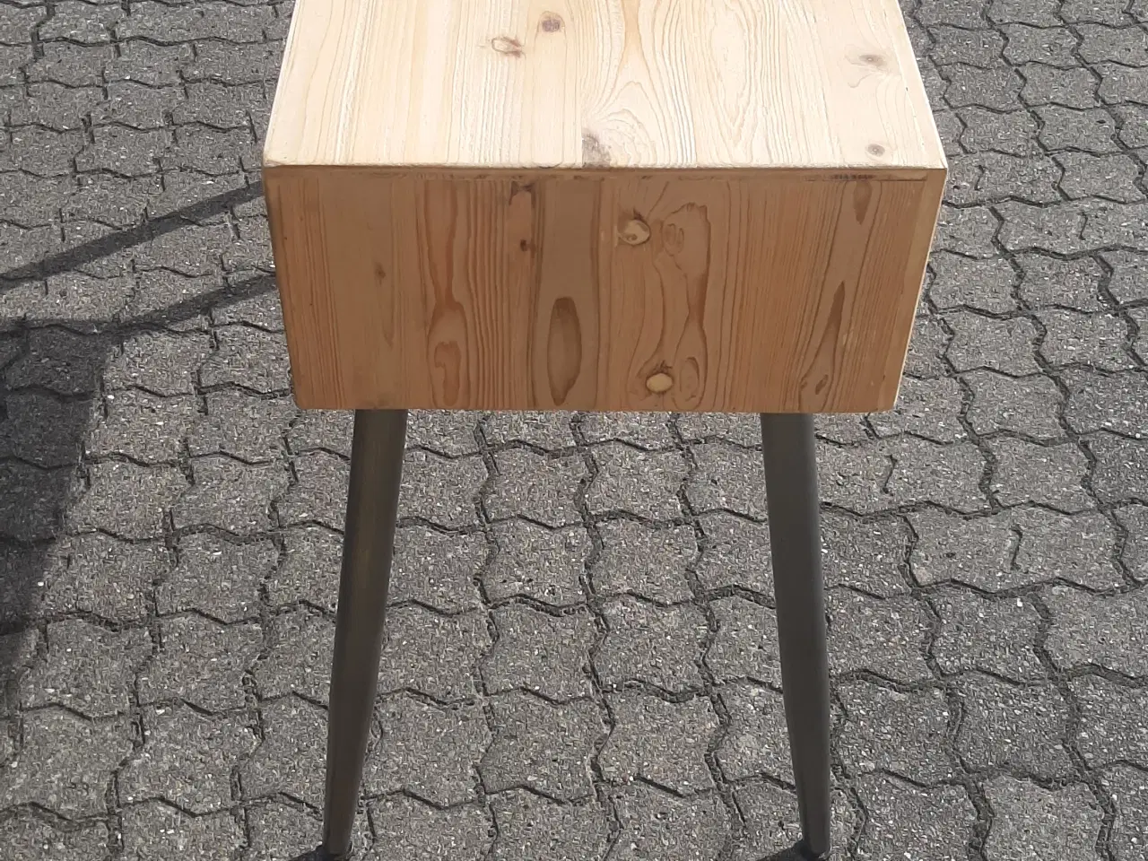 Billede 3 - Konsolbord massivt grantræ 
