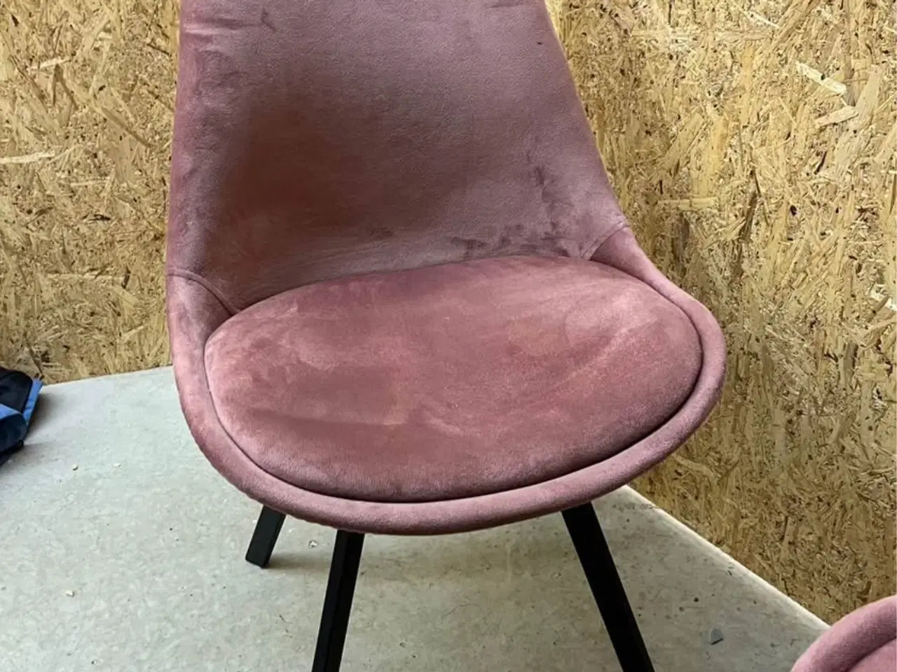 Billede 5 - Plankebord m. 4 stole 