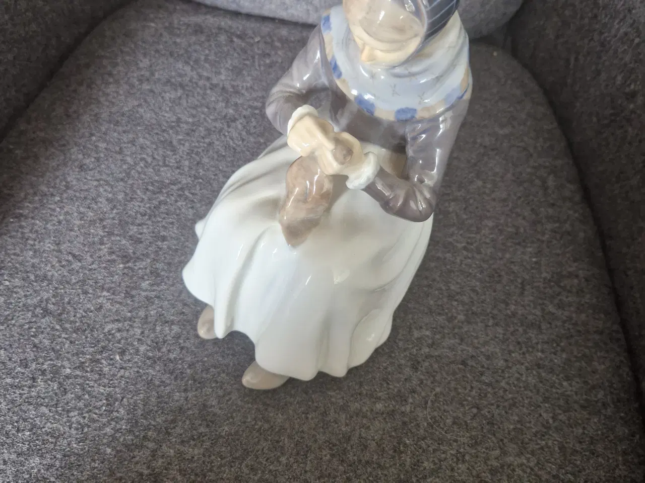 Billede 1 - Kongelig porcelænsfigur