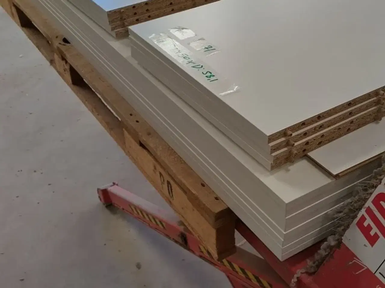 Billede 7 - 4 stk. usamlet højskabe H: 195,2 x B: 50 x D: 58,1 cm uden låger.