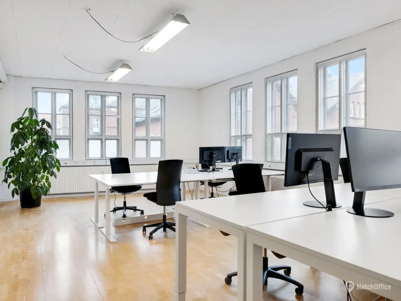 Billede 9 - Flot og lyst kontor i den gamle chokoladefabrik