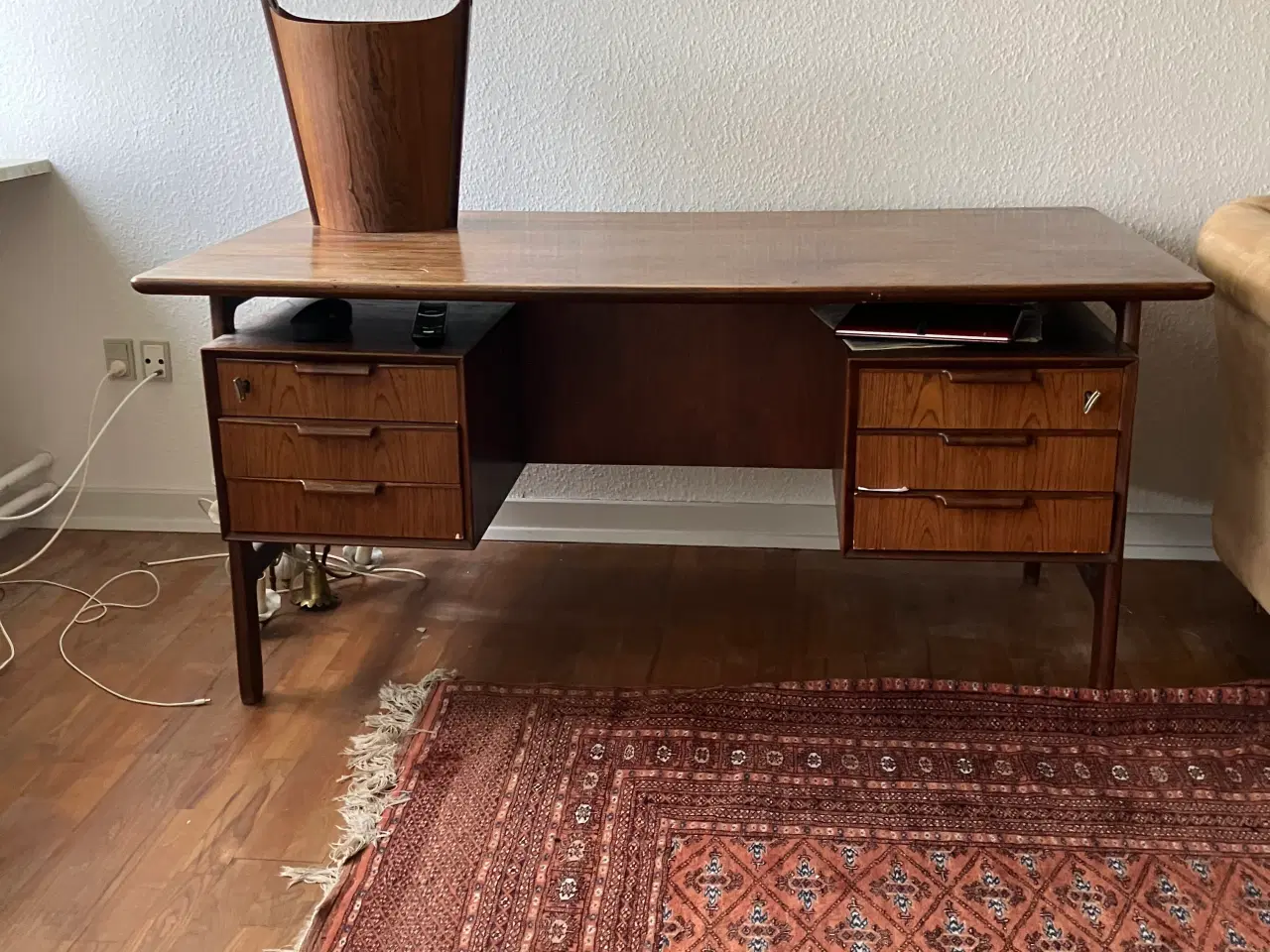 Billede 1 - Skrivebord i palisander inkl papirkurv i palisande
