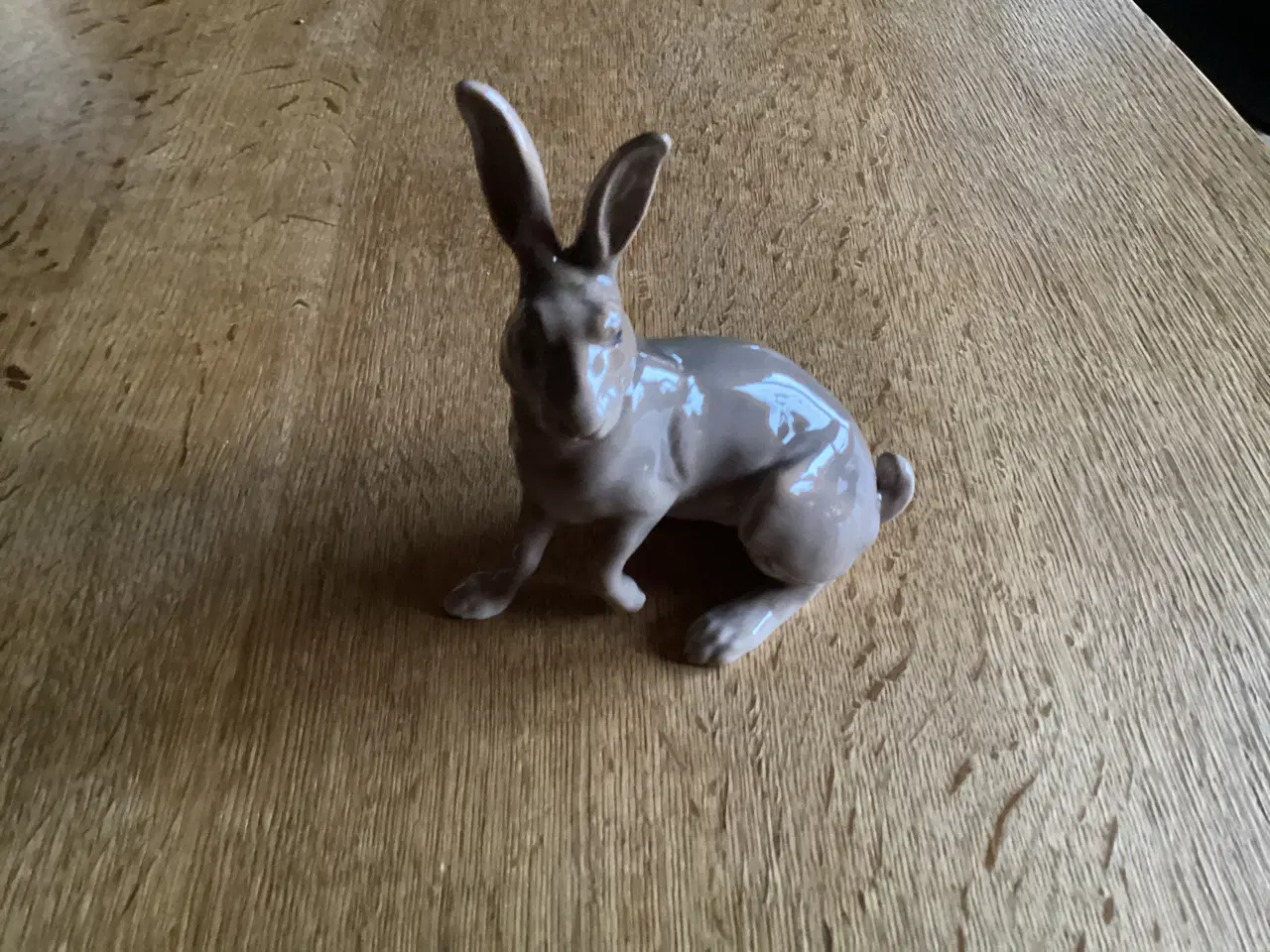 Billede 1 - BG Siddende Harer med lyttende ører