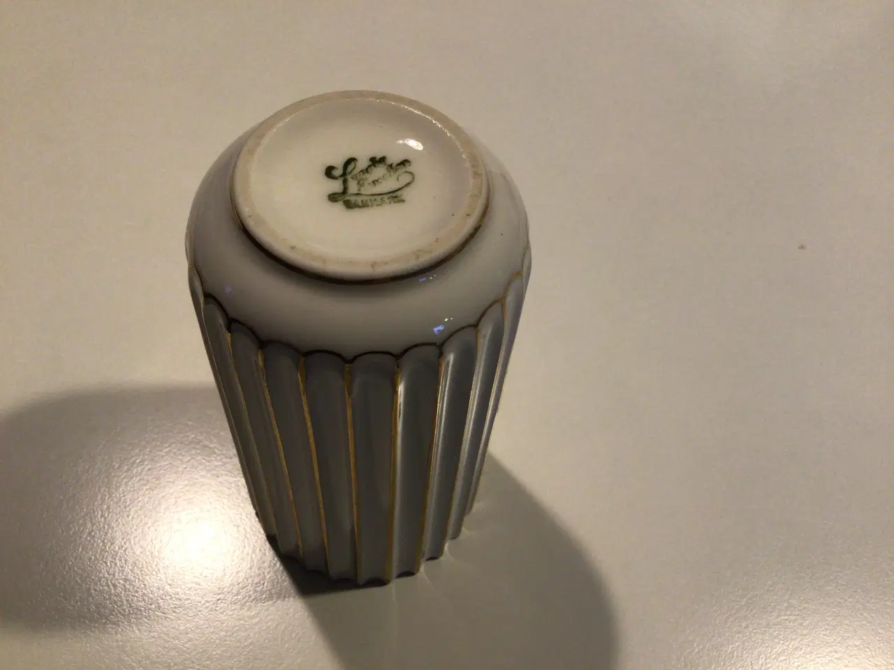 Billede 2 - Gl. Lyngby vase H 10 cm.