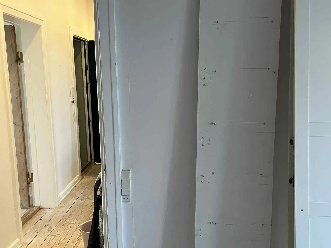 Billede 3 - Rest MDF træ fra indbygget skab