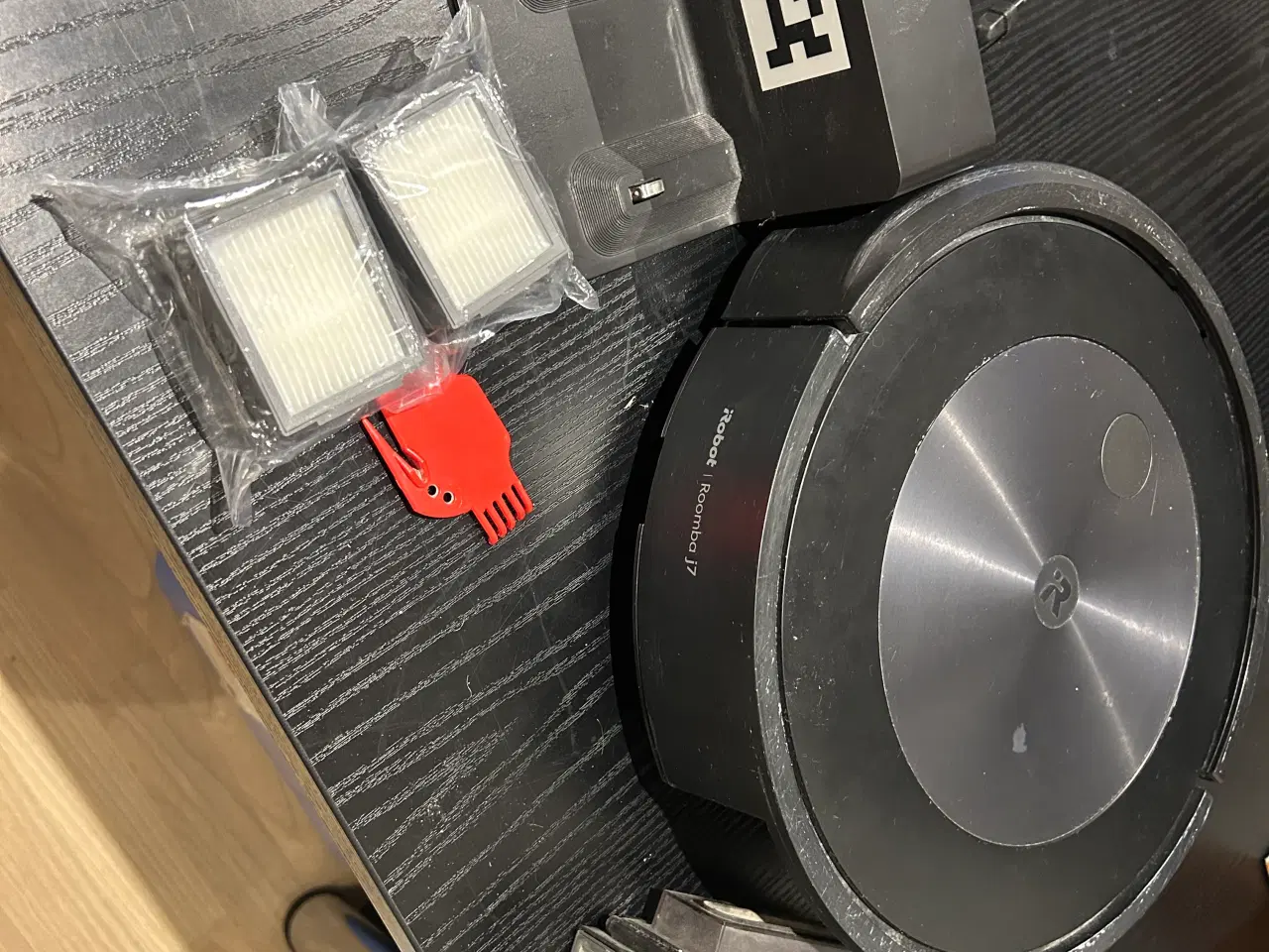 Billede 2 - 🤖 iRobot Roomba J7 – Smart robotstøvsuger med kam