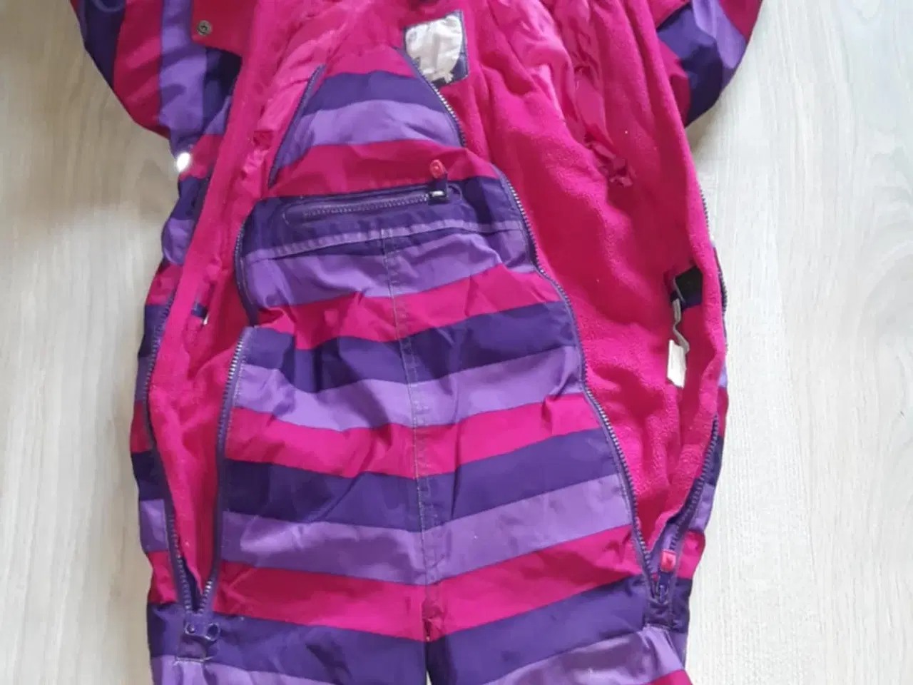 Billede 4 - flyvedragt og jakke til pige 2 - 10 år