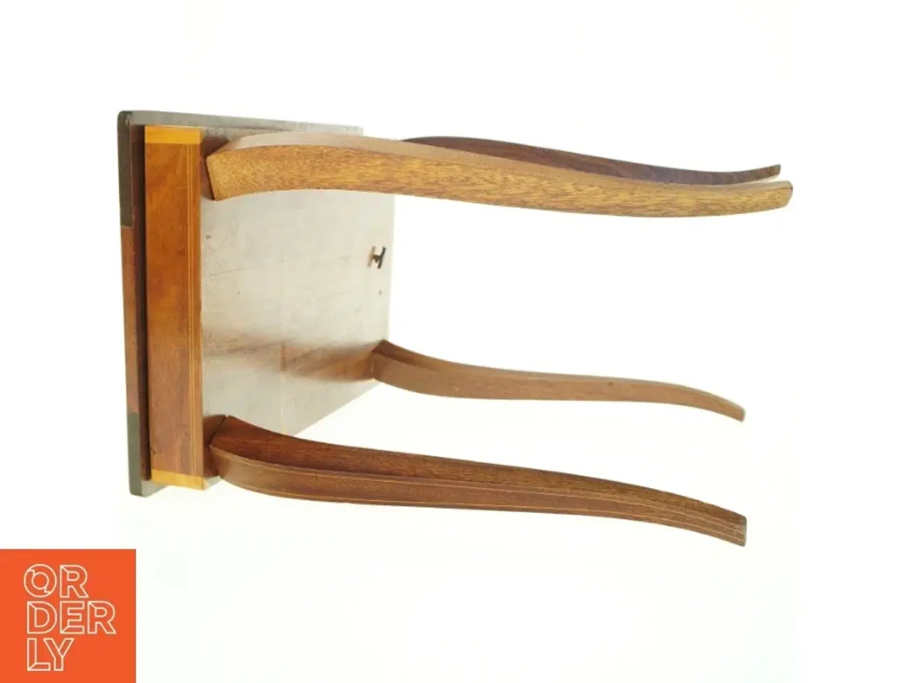 Billede 4 - Musik Bord med spilledåse med optræk (Virker) og opbevaring under den flot dekorerede intarsia bordplade (str. 27 x 43 x 37 cm)