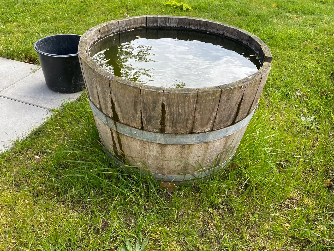 Billede 1 - Tønde til bassin i haven