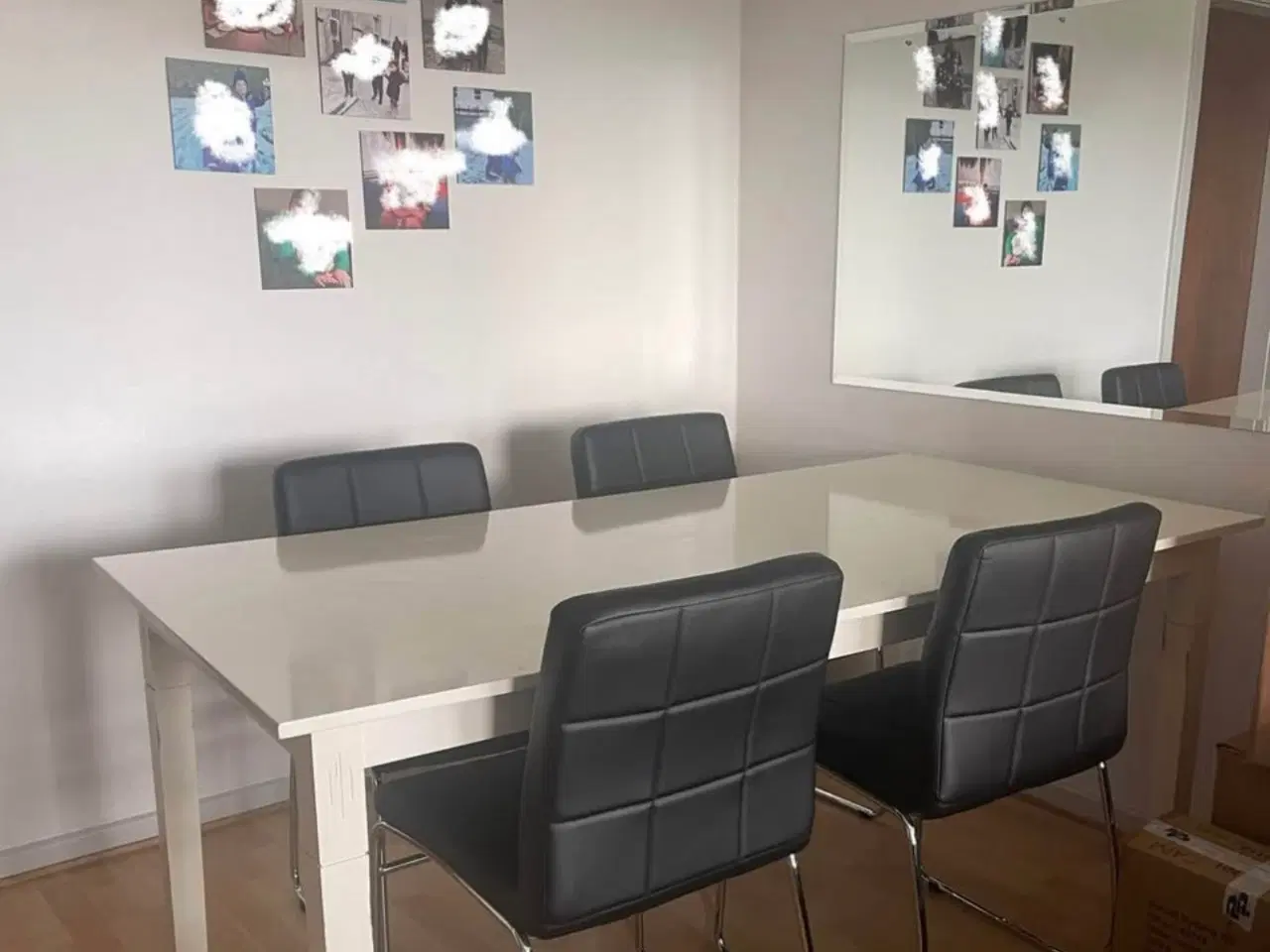 Billede 1 - Spisebord og 4 stole 