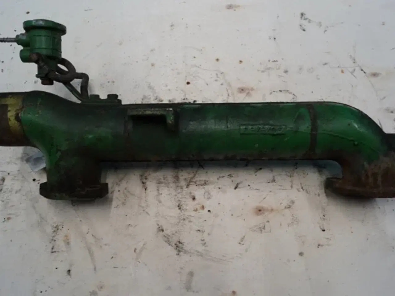 Billede 3 - John Deere 3140 Indsugningsmanifold R65851