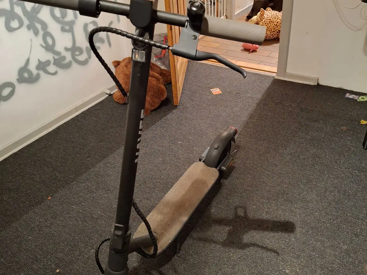 Billede 2 - NAVEE El-løbehjul – Som nyt (Kun kørt 337 km) ⚡