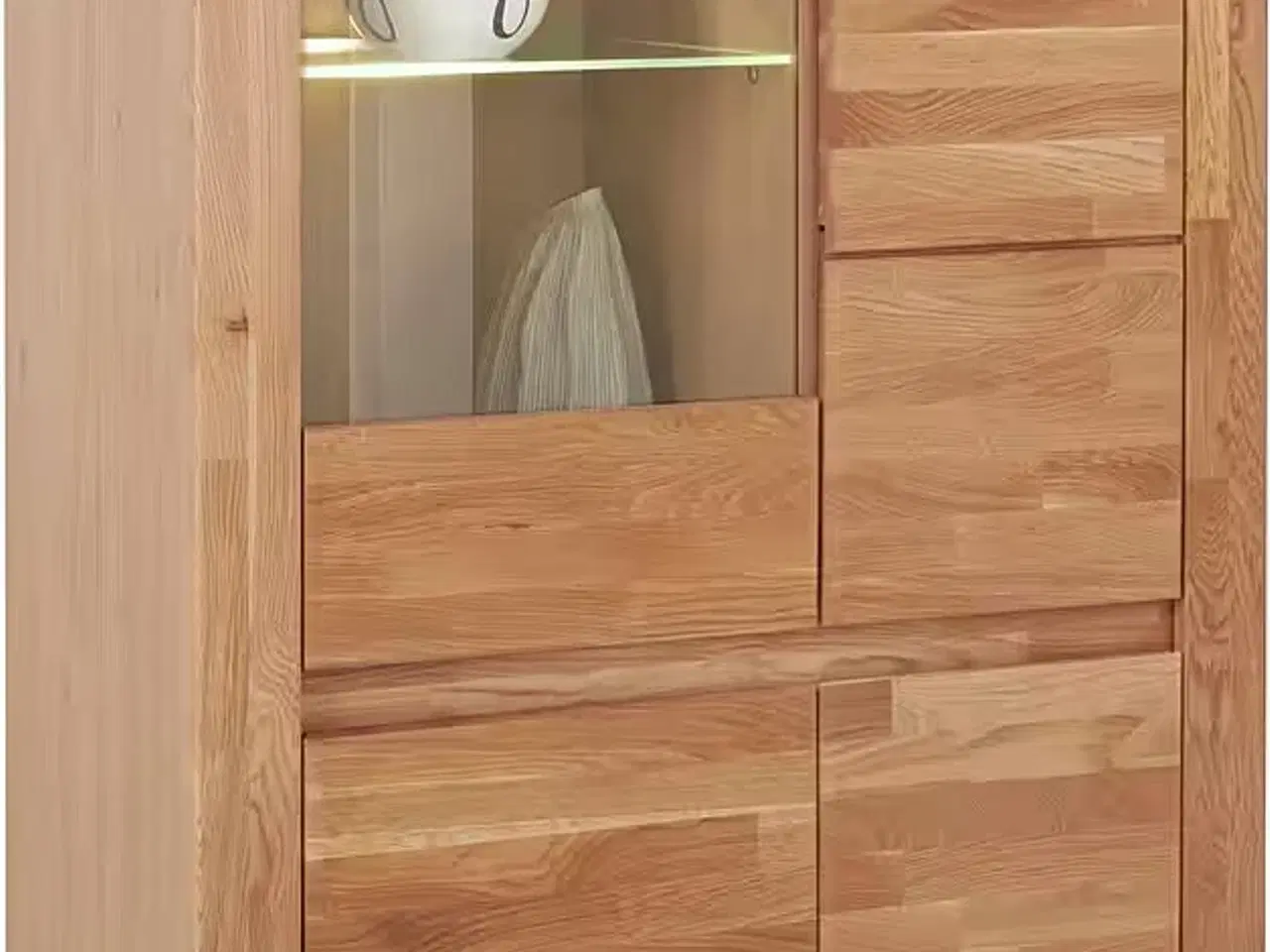 Billede 1 - Massivt træmontre med LED-belysning 71908037🤎