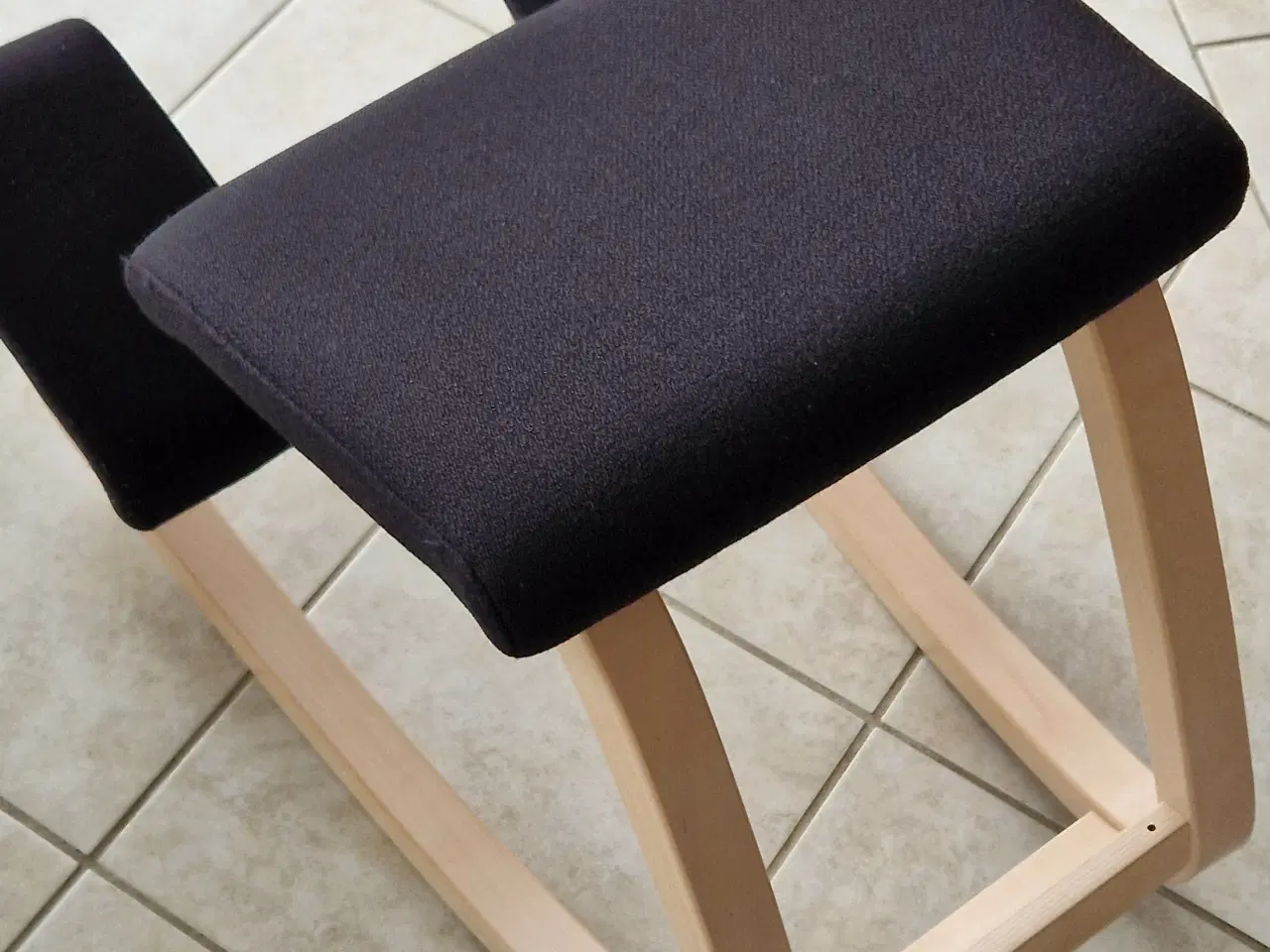 Billede 1 - Kontorstol ergonomisk knæstol - Stokke