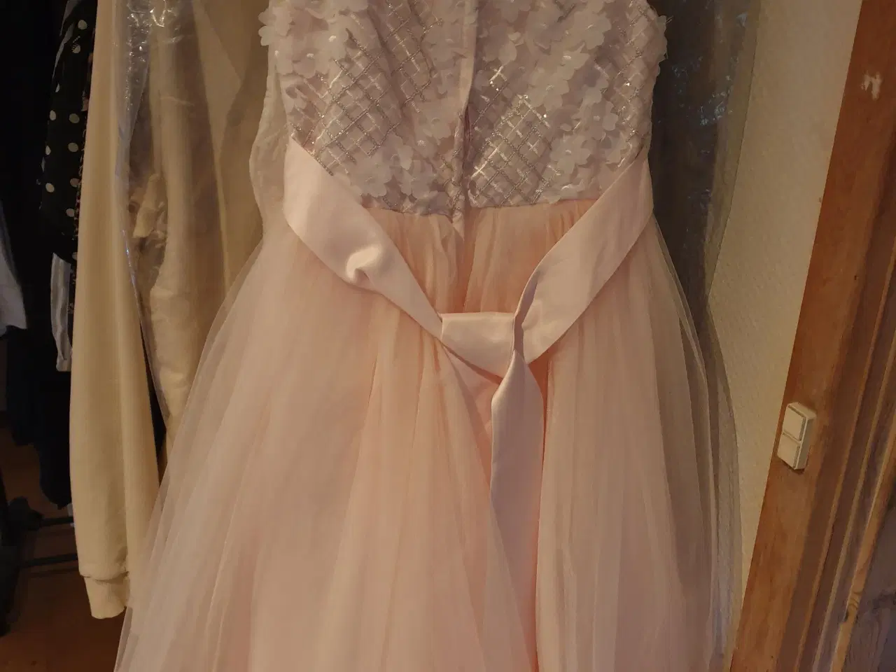 Billede 2 - Brudepige kjole