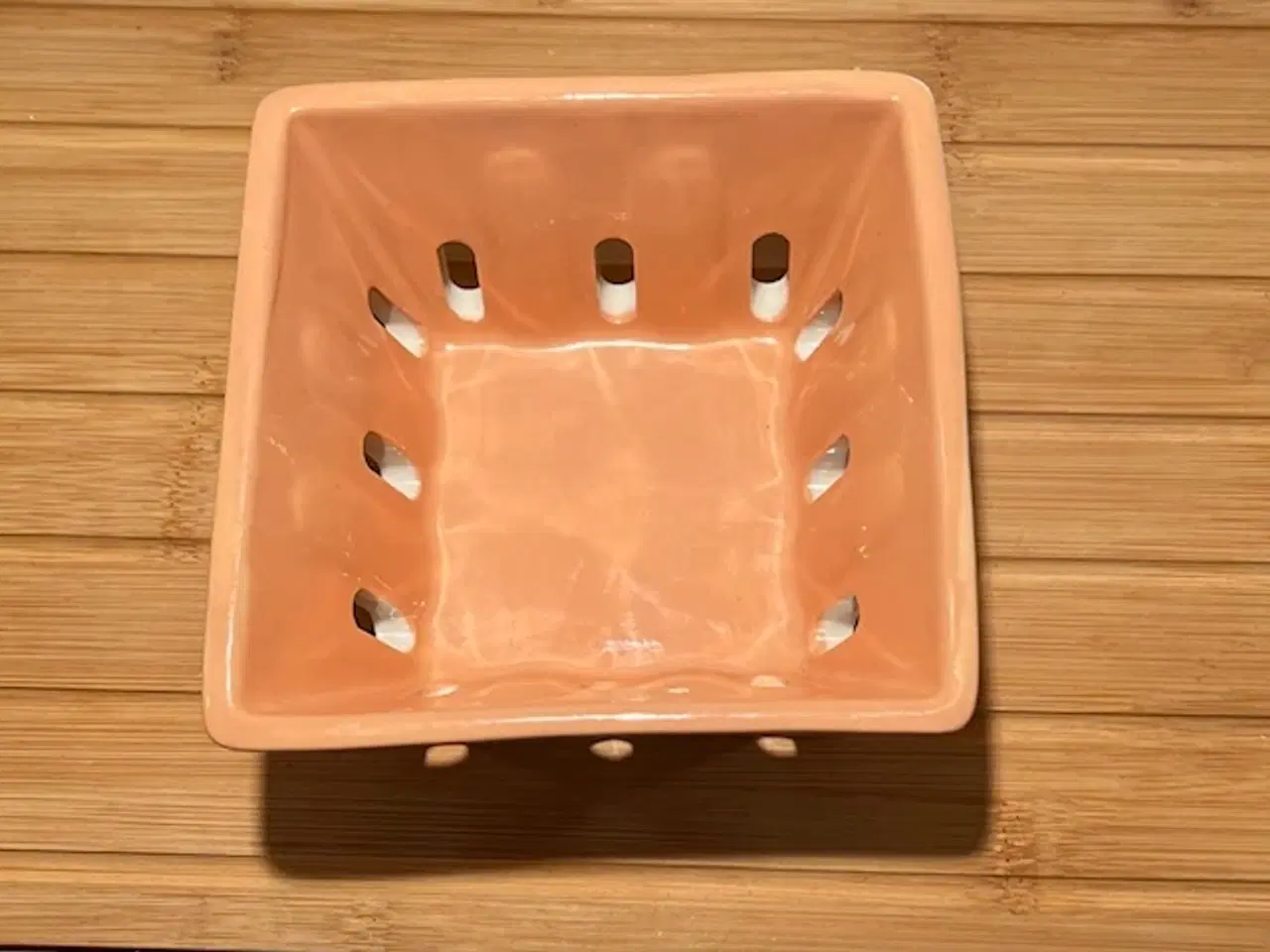 Billede 10 - Charmerende Jordbær-keramikskåle (4 stk.)